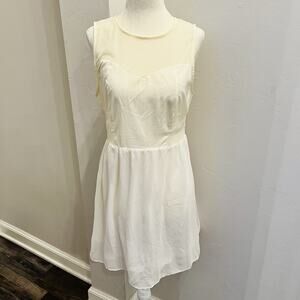 Banana USA Dress Womens Medium Fit Flare Sheet Top Off White Dress